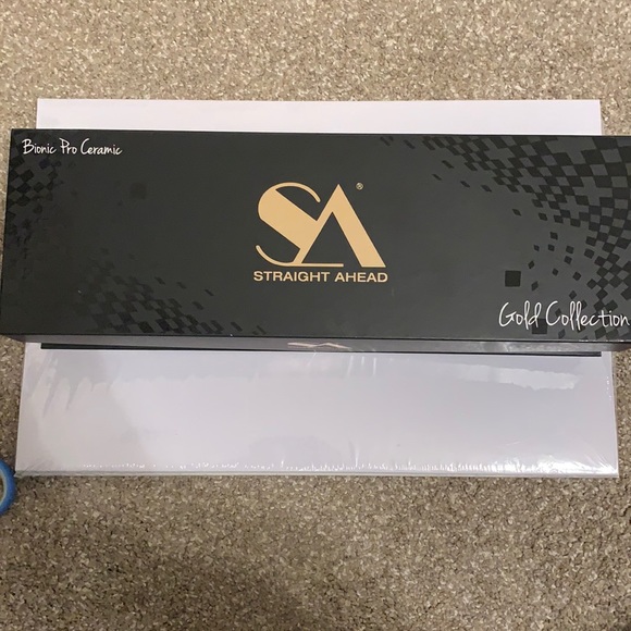 Black ceramic hair straightener